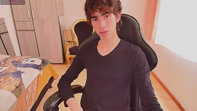 Nude Boy18 online show from 09-12-25, 04:18