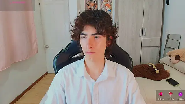 Nude Boy18 online show from 12-17-25, 01:44