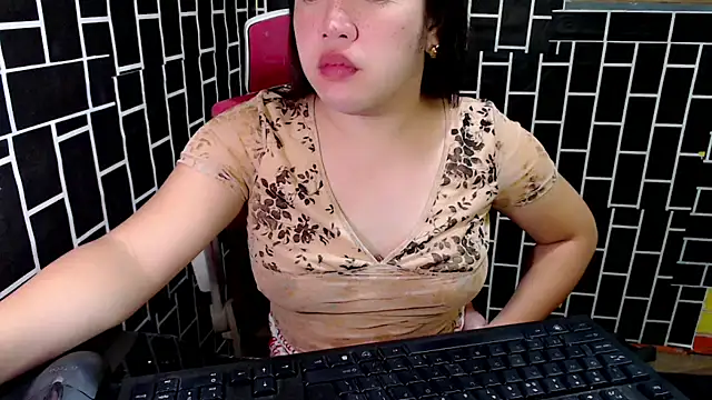 xUrDreamSlutWhore online show from 09-22-25, 07:38