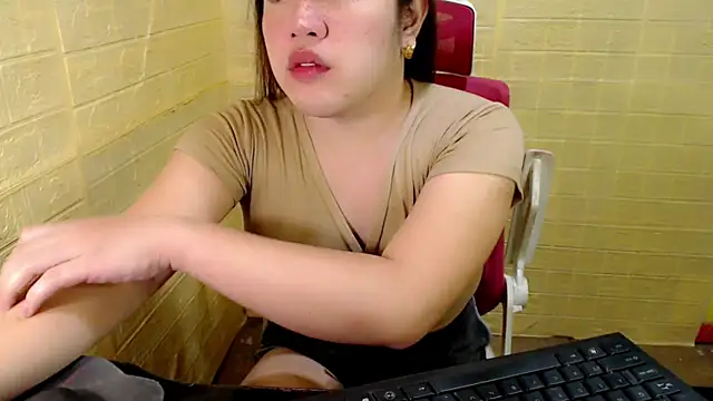 xUrDreamSlutWhore online show from 10-21-25, 03:02