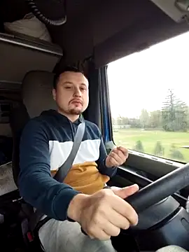 Amberdual online show from 10-27-25, 07:12