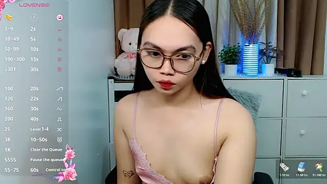  Jenniyah  online show from 11-18-25, 02:17