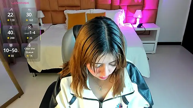 Catti Brie online show from 10-06-25, 12:13