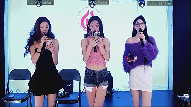 Snapshot of SK10010 chatting on 11-06-25, 02:07 SK10010 online show from 11-06-25, 02:07