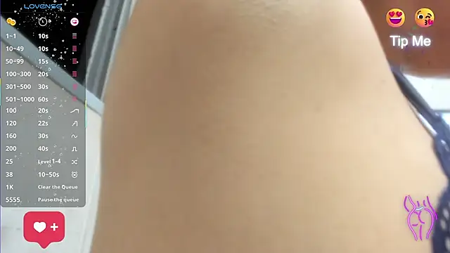 Alicia Whitee online show from 01-14-26, 10:32