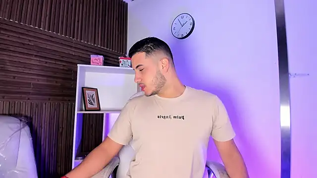 Axel grey  online show from 12-01-25, 12:10