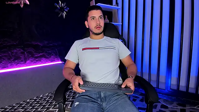 Axel grey  online show from 12-18-25, 12:22