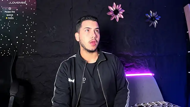 Axel grey  online show from 12-19-25, 12:23