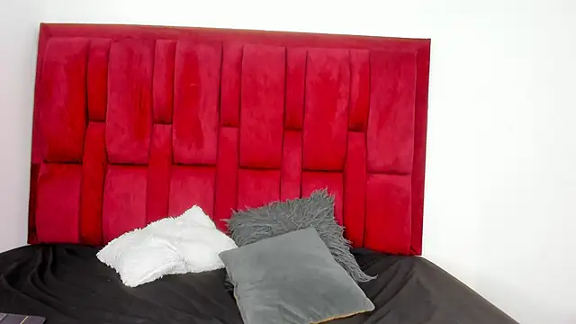 Snapshot of LilithVibe_ chatting on 10-24-25, 03:03 LilithVibe online show from 10-24-25, 03:03