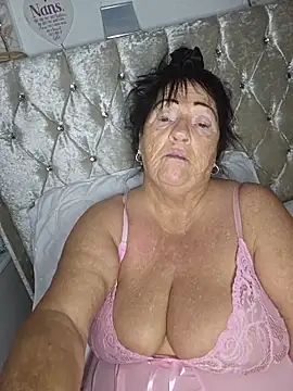 Snapshot of Angeldelightt chatting on 11-13-25, 04:28 Angeldelightt online show from 11-13-25, 04:28