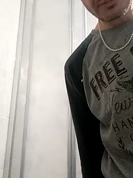 Snapshot of OGUZOZAN chatting on 11-15-25, 11:51 OGUZOZAN online show from 11-15-25, 11:51