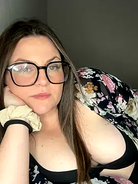 whitequeen xxx online show from 11-18-25, 08:24