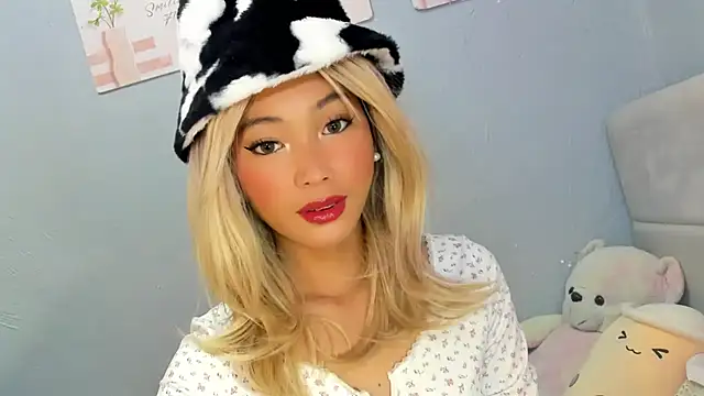 Snapshot of Anne_the_virgin chatting on 10-29-25, 09:44 Anne the virgin online show from 10-29-25, 09:44