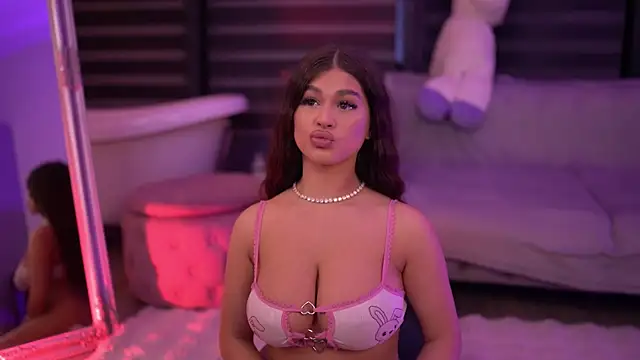 BellaNoirre online show from 11-15-25, 06:48