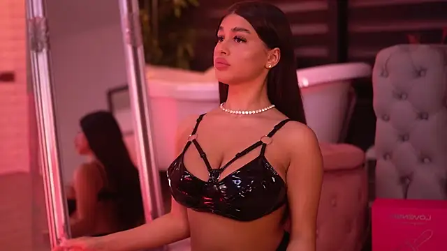 BellaNoirre online show from 11-28-25, 06:32