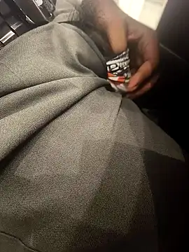 hotboy43339 online show from 12-17-25, 09:04