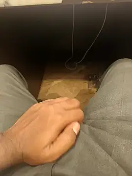 hotboy43339 online show from 02-16-26, 04:25