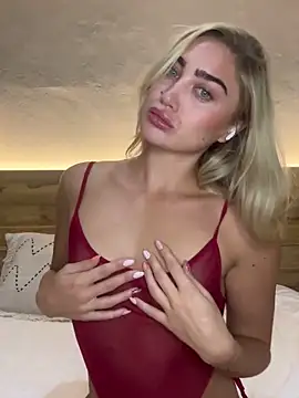 Snapshot of auriangel chatting on 09-18-25, 02:13 auriangel online show from 09-18-25, 02:13