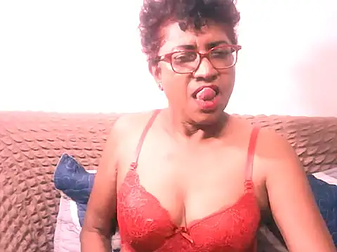 Indianredlily online show from 11-21-25, 08:35