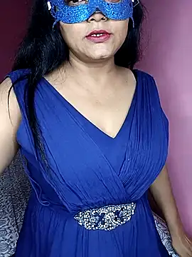 Snapshot of MEERAcle chatting on 10-06-25, 11:29 MEERAcle online show from 10-06-25, 11:29