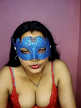 Snapshot of MEERAcle chatting on 10-12-25, 10:47 MEERAcle online show from 10-12-25, 10:47