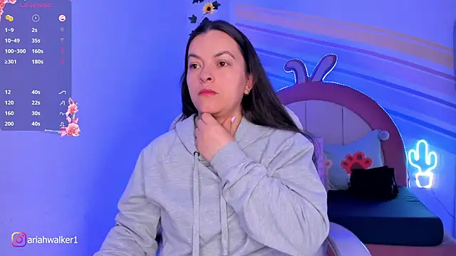 Snapshot of Ariah_Walker_ chatting on 09-14-25, 03:49 Ariah Walker online show from 09-14-25, 03:49