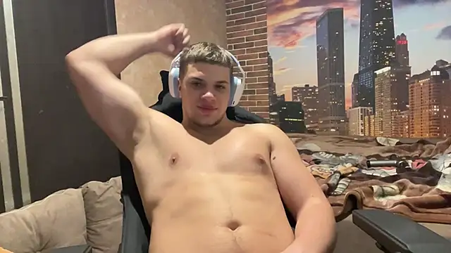 MusclePhantom online show from 11-24-25, 09:36