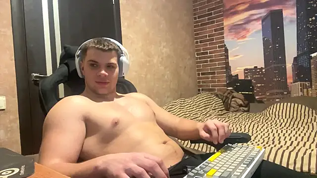 Snapshot of MusclePhantom chatting on 02-17-26, 09:21 MusclePhantom online show from 02-17-26, 09:21