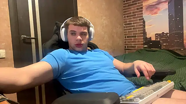 Snapshot of MusclePhantom chatting on 02-26-26, 09:58 MusclePhantom online show from 02-26-26, 09:58