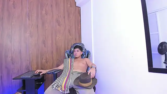 Snapshot of juanmechanic_ chatting on 10-11-25, 03:17 juanmechanic online show from 10-11-25, 03:17