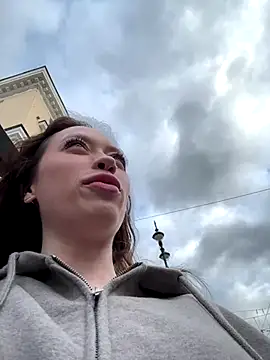 Snapshot of EstaVista chatting on 10-12-25, 01:10 EstaVista online show from 10-12-25, 01:10