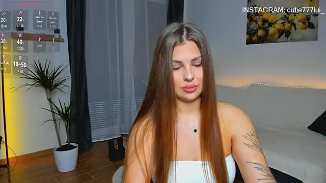 Cutie Lui online show from 10-06-25, 07:17