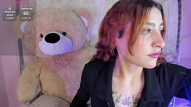 Snapshot of Nezuko_16 chatting on 10-23-25, 04:23 Nezuko 16 online show from 10-23-25, 04:23