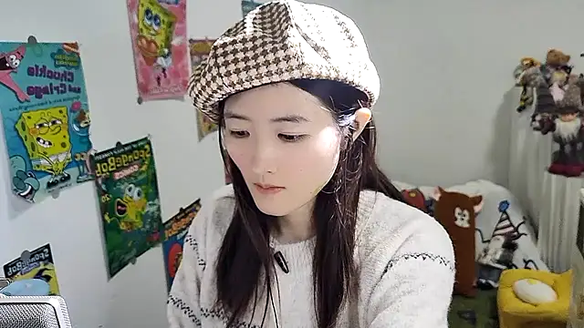 Moonlight-23 online show from 10-31-25, 02:29