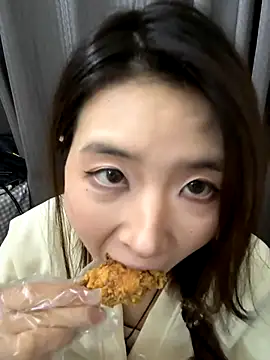 Moonlight-23 online show from 11-15-25, 02:35