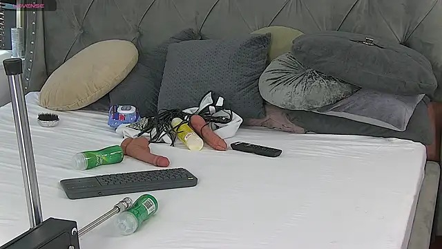 Snapshot of LolaButtie chatting on 09-13-25, 12:27 LolaButtie online show from 09-13-25, 12:27