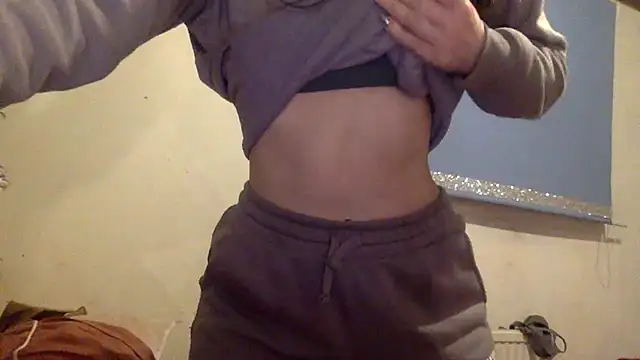 Snapshot of Bellababexox chatting on 10-22-25, 05:30 Bellababexox online show from 10-22-25, 05:30