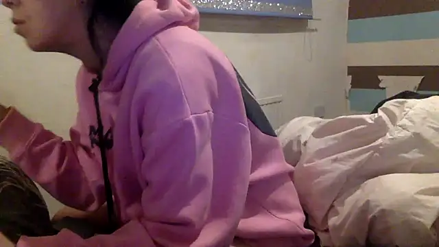 Snapshot of Bellababexox chatting on 10-28-25, 06:43 Bellababexox online show from 10-28-25, 06:43