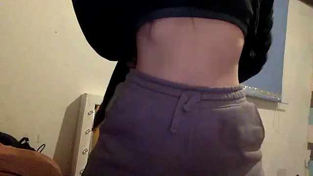 Snapshot of Bellababexox chatting on 11-19-25, 06:02 Bellababexox online show from 11-19-25, 06:02