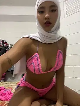 Snapshot of Firuze_Hatunn chatting on 11-23-25, 02:33 Firuze Hatunn online show from 11-23-25, 02:33