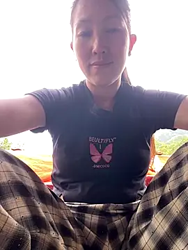 Huong-Ly online show from 09-24-25, 07:44