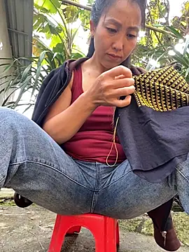 Snapshot of Huong-Ly chatting on 10-19-25, 01:39 Huong-Ly online show from 10-19-25, 01:39