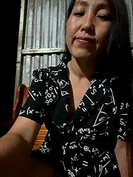 Snapshot of Huong-Ly chatting on 10-19-25, 01:45 Huong-Ly online show from 10-19-25, 01:45