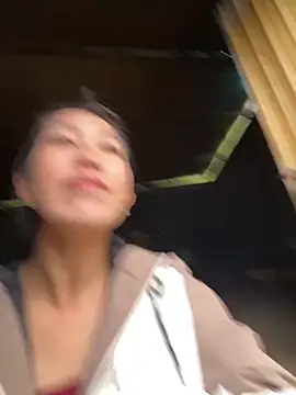 Snapshot of Huong-Ly chatting on 10-24-25, 01:57 Huong-Ly online show from 10-24-25, 01:57