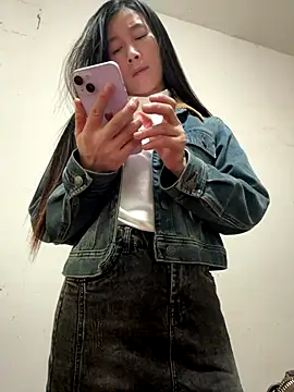 crhong666 online show from 10-29-25, 12:13