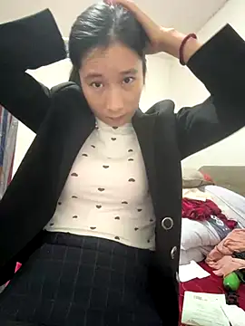 crhong666 online show from 11-04-25, 12:21