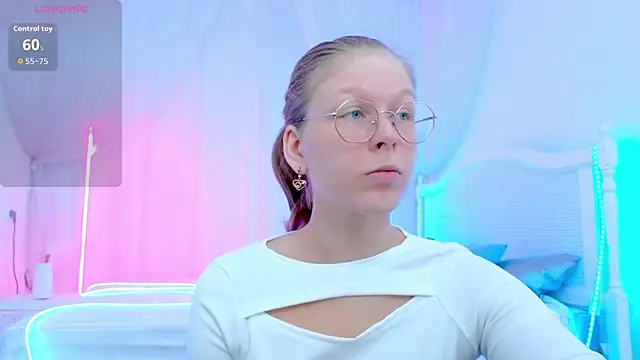 Lilly Belly online show from 09-19-25, 02:29