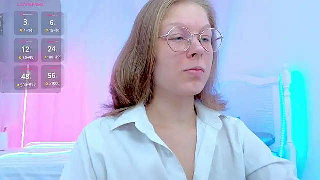 Lilly Belly online show from 09-20-25, 01:23