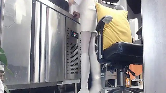 Eileen-L online show from 09-30-25, 12:59