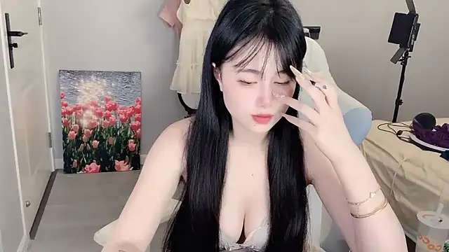 Snapshot of Sheepoooooooo chatting on 10-09-25, 08:12 Sheepoooooooo online show from 10-09-25, 08:12